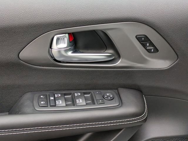 New 2026 Chrysler Pacifica Select w/ S Appearance Package FWD image 12