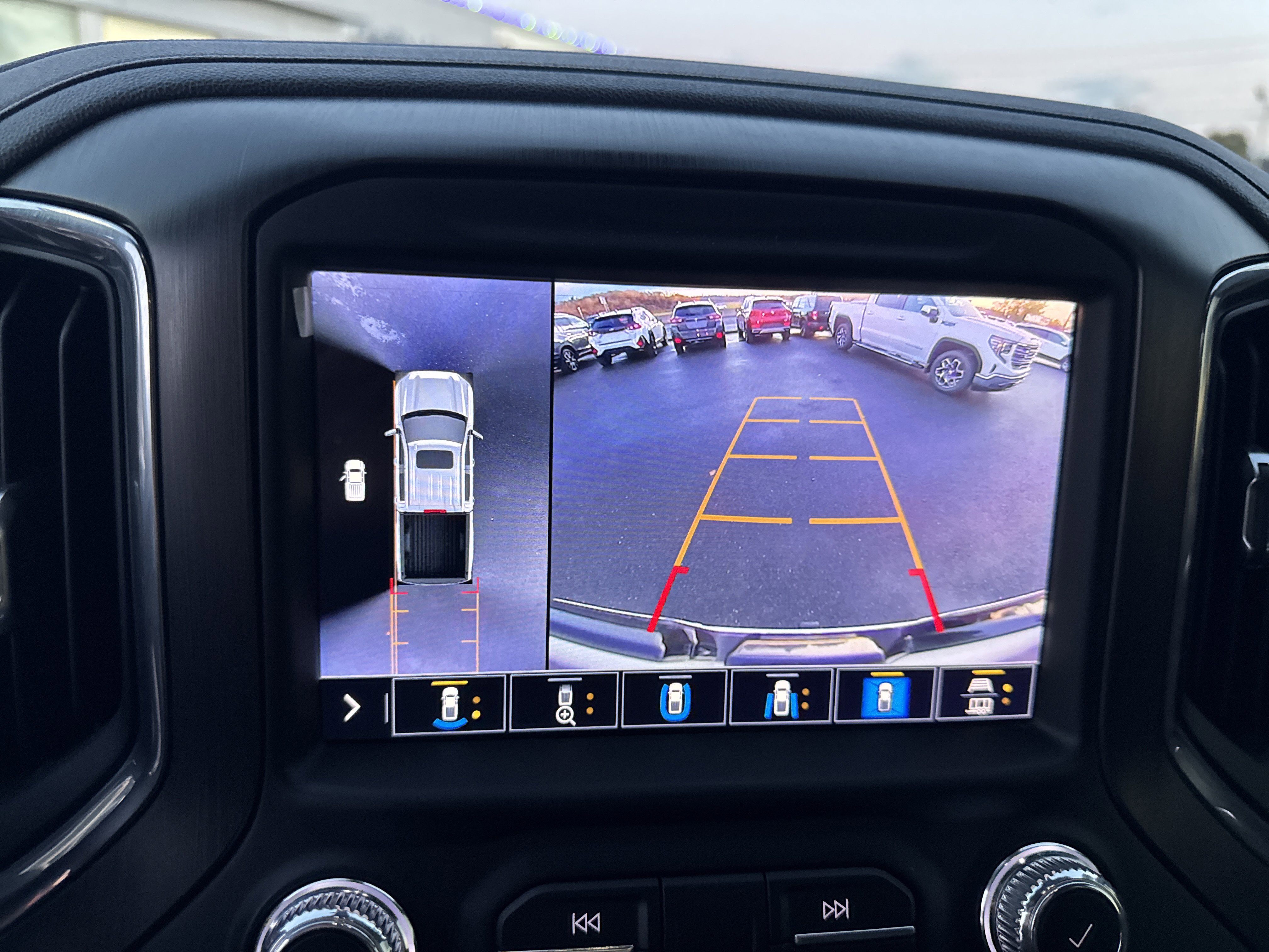 Used 2021 GMC Sierra 1500 AT4 w/ Technology Package image 26