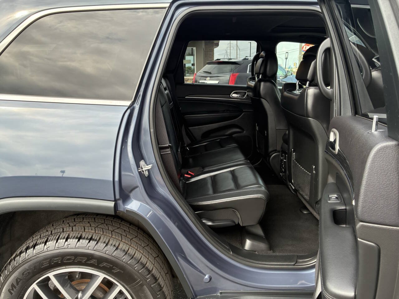 Used 2019 Jeep Grand Cherokee Limited AWD/4WD image 23