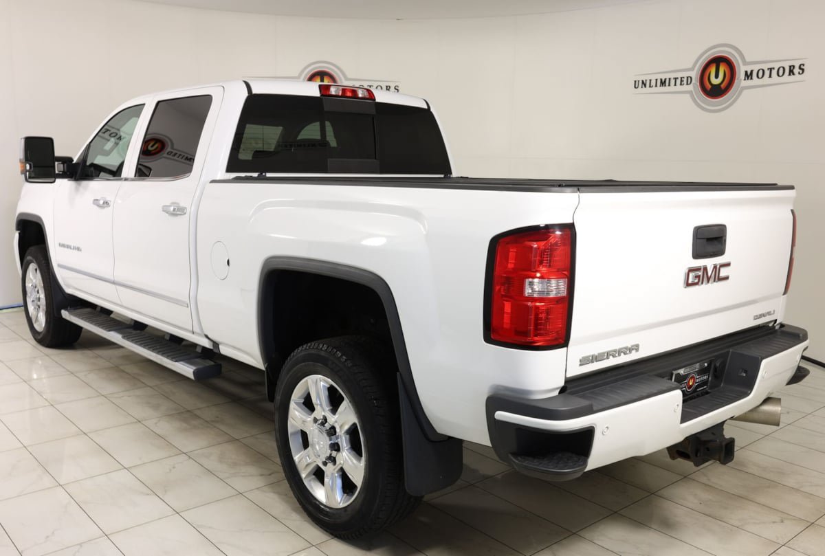 Used 2019 GMC Sierra 2500 Denali w/ Duramax Plus Package AWD/4WD image 4