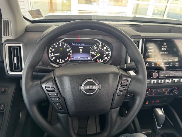 Used 2026 Nissan Frontier SV w/ Tow Package image 11