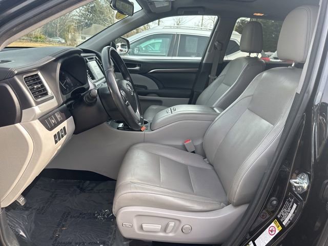 Used 2015 Toyota Highlander Limited AWD/4WD image 14