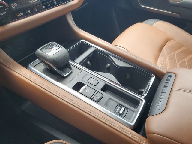 Certified 2025 Nissan Pathfinder Platinum FWD image 19