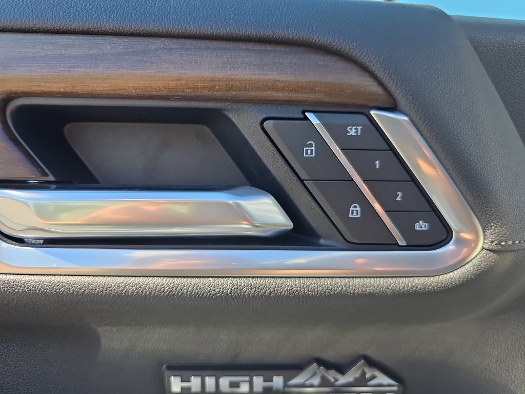 New 2026 Chevrolet Silverado 1500 High Country AWD/4WD image 12