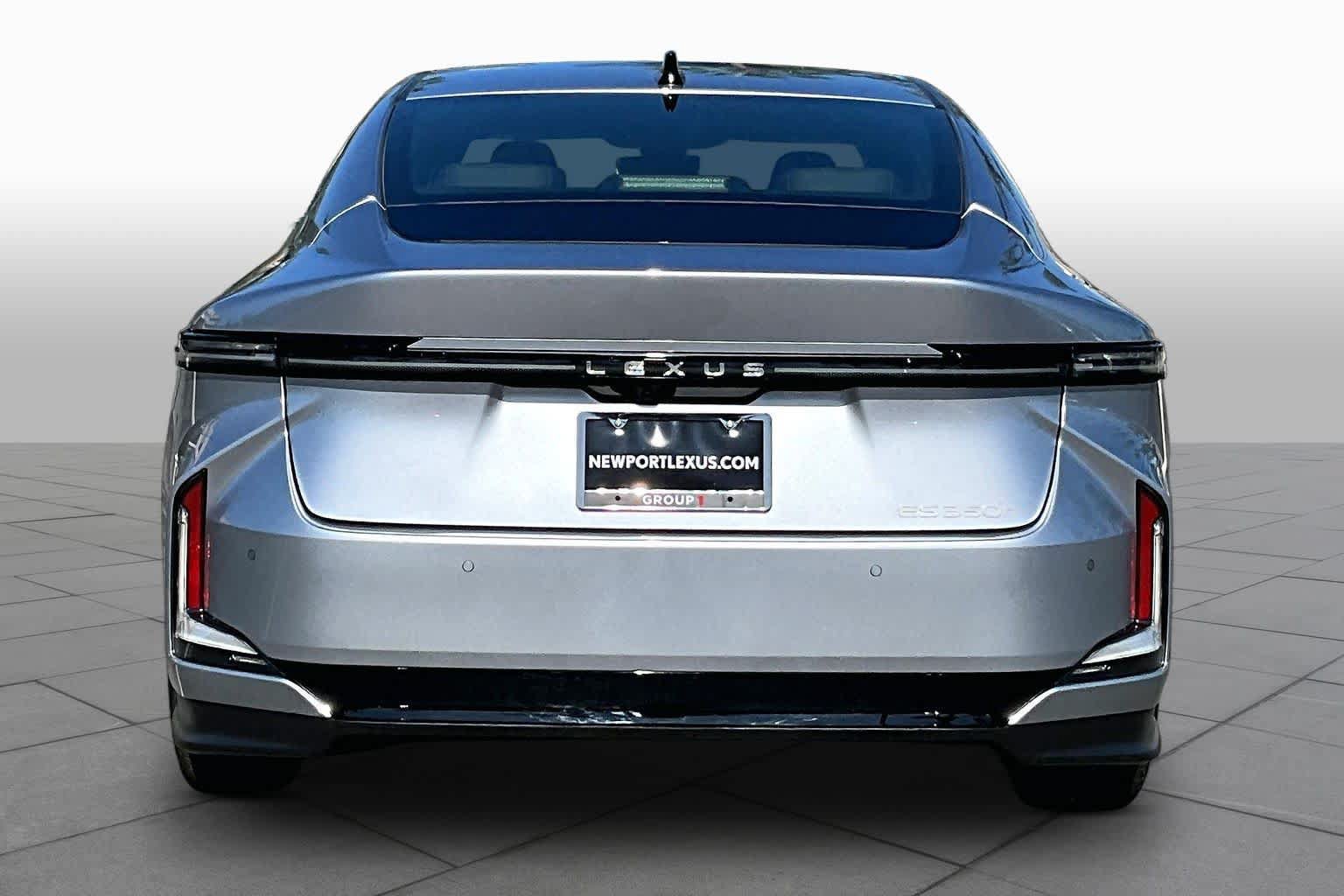 New 2026 Lexus ES 350h w/ Convenience Package FWD image 4