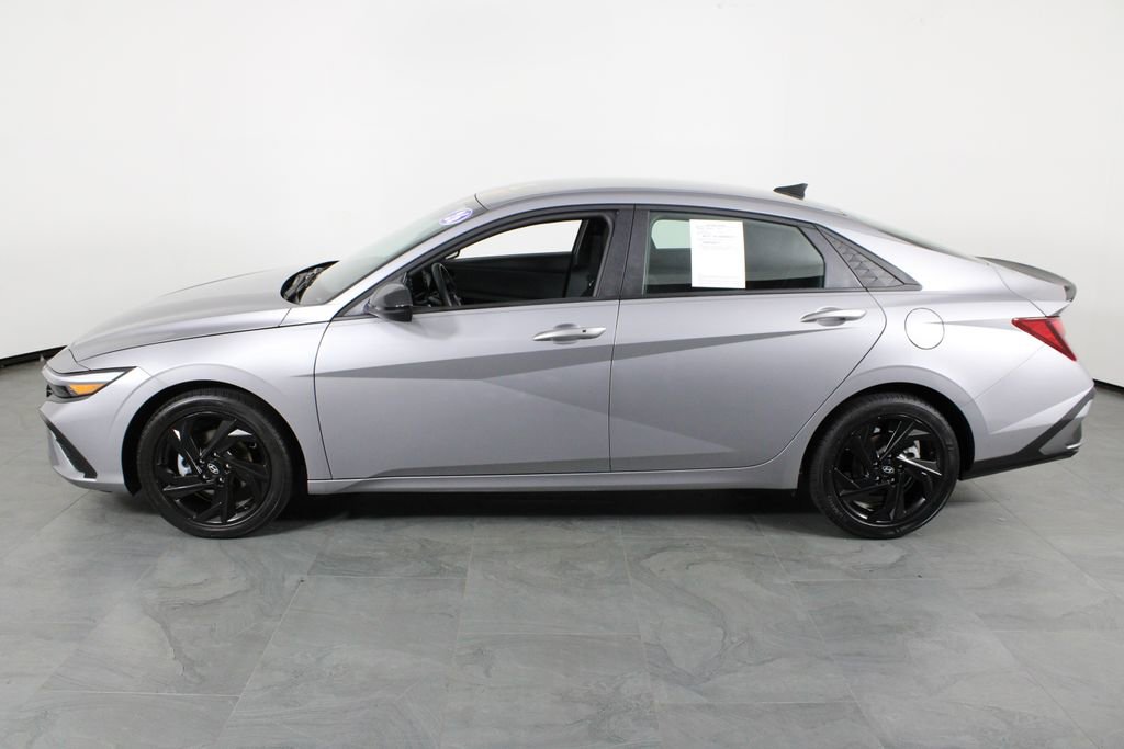 Used 2026 Hyundai Elantra Sport image 11