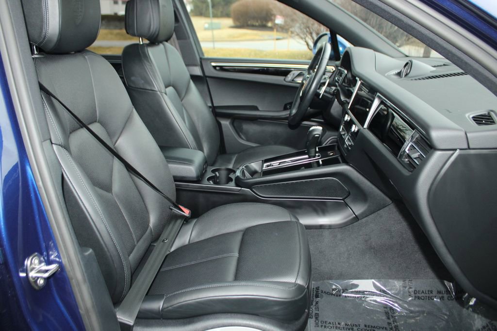 Used 2022 Porsche Macan image 10