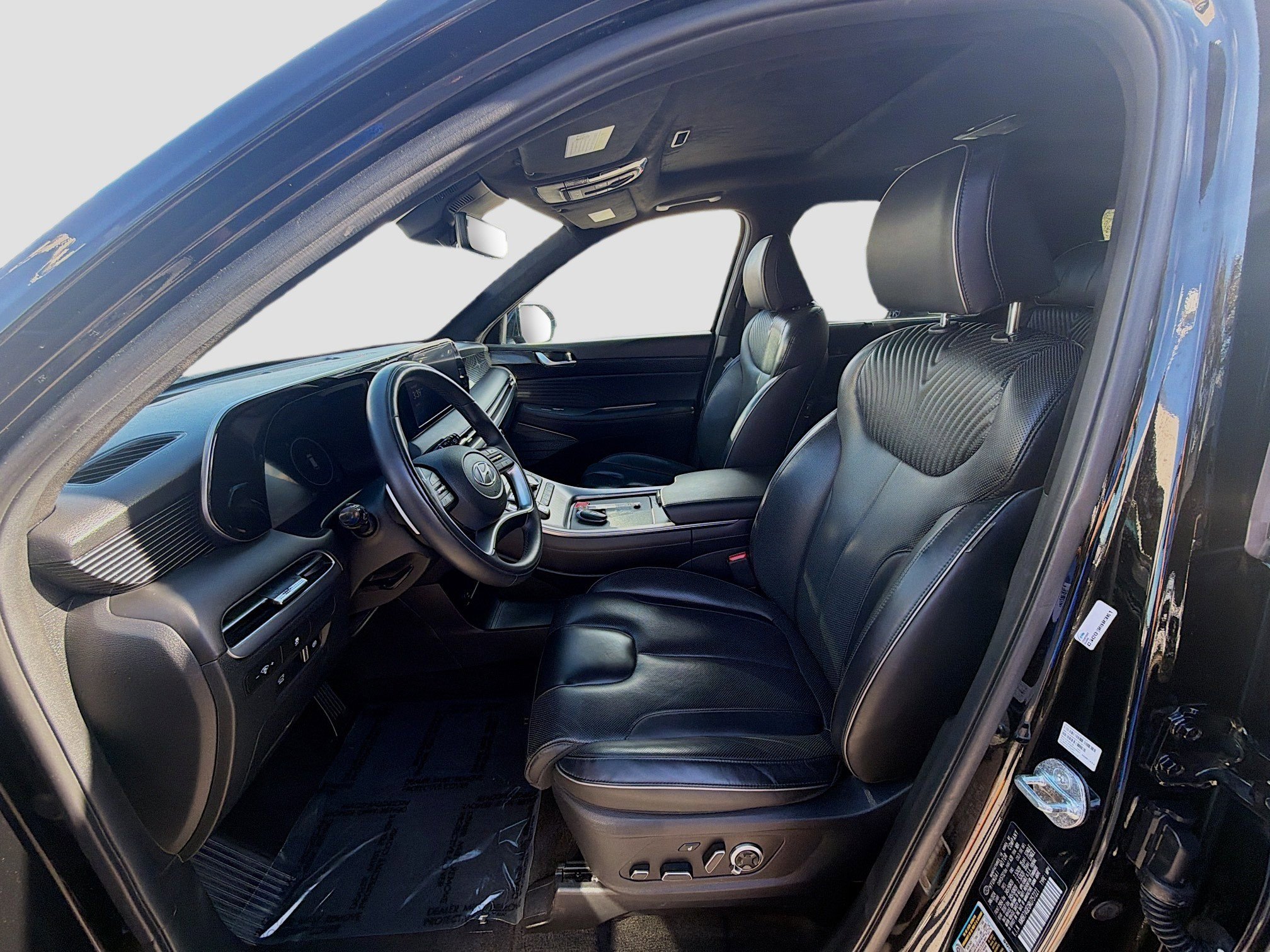 Used 2024 Hyundai Palisade Calligraphy image 17