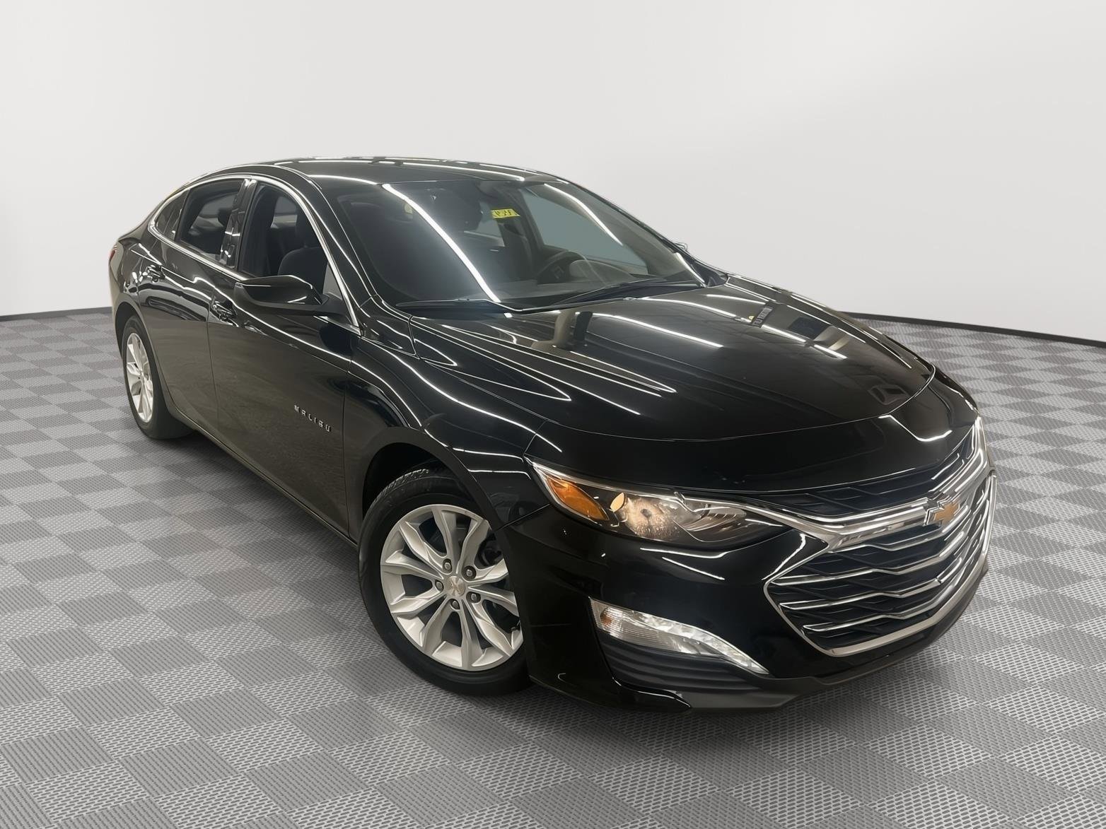 Used 2023 Chevrolet Malibu LT image 3
