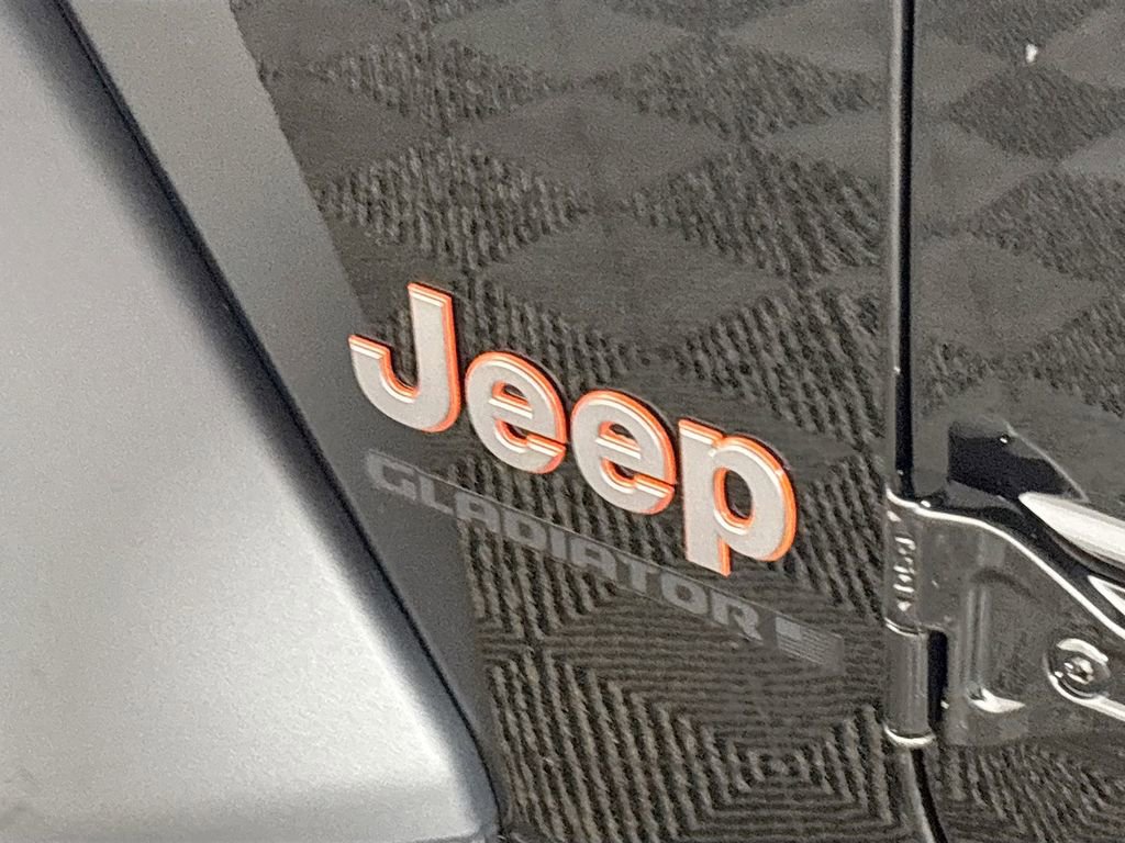 New 2025 Jeep Gladiator Mojave image 25