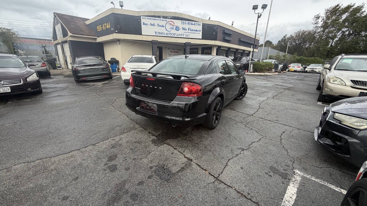 Used 2013 Dodge Avenger SXT w/ Blacktop Pkg FWD image 10