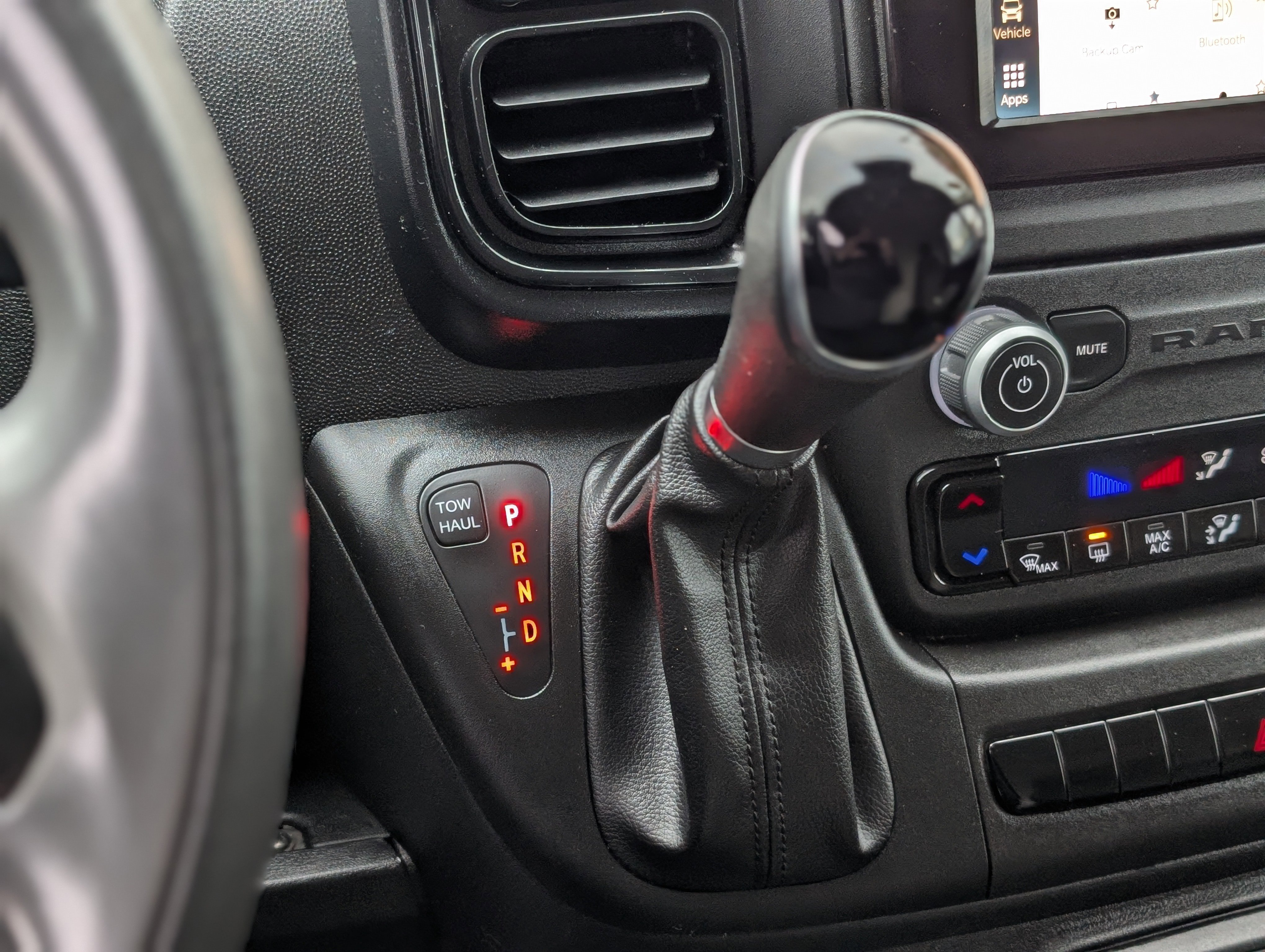 Used 2023 RAM ProMaster 2500 w/ Premium Appearance Group image 4