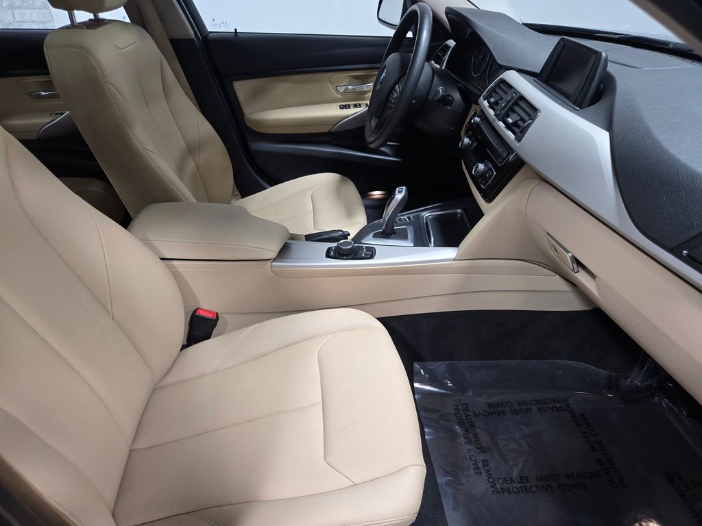 Used 2018 BMW 320i xDrive Sedan w/ Convenience Package image 48