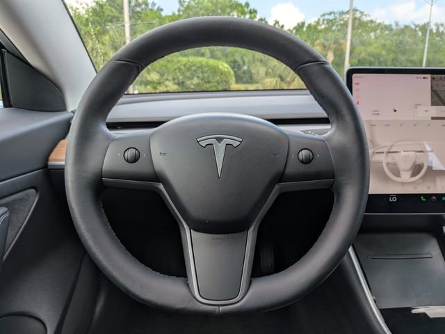 Used 2020 Tesla Model 3 Standard Range RWD image 7