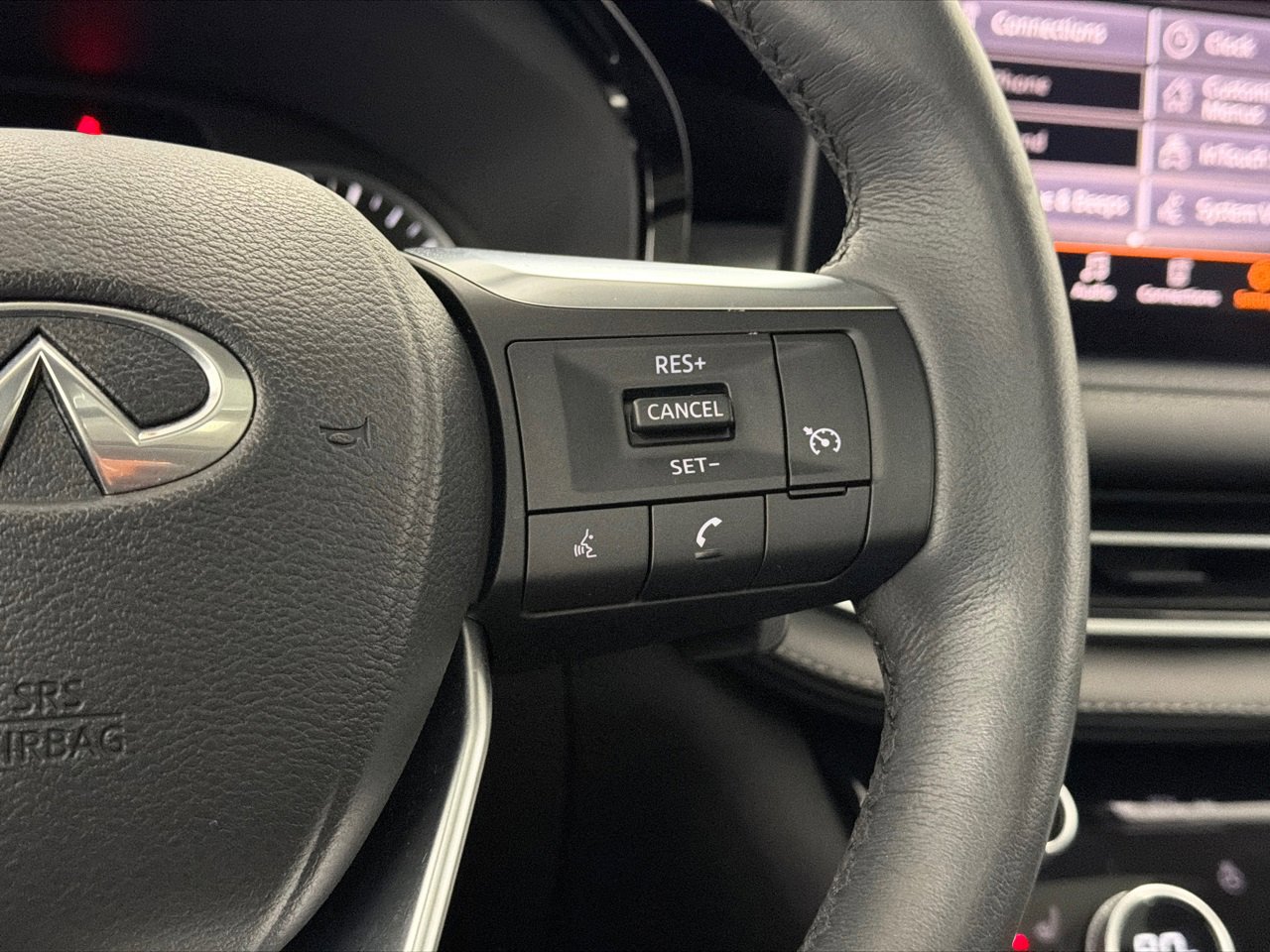 Used 2023 INFINITI QX60 Pure image 24