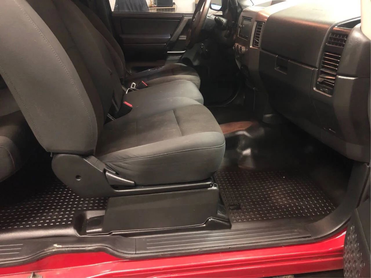 Used 2010 Nissan Titan XE w/ XE Popular Equipment Pkg image 12