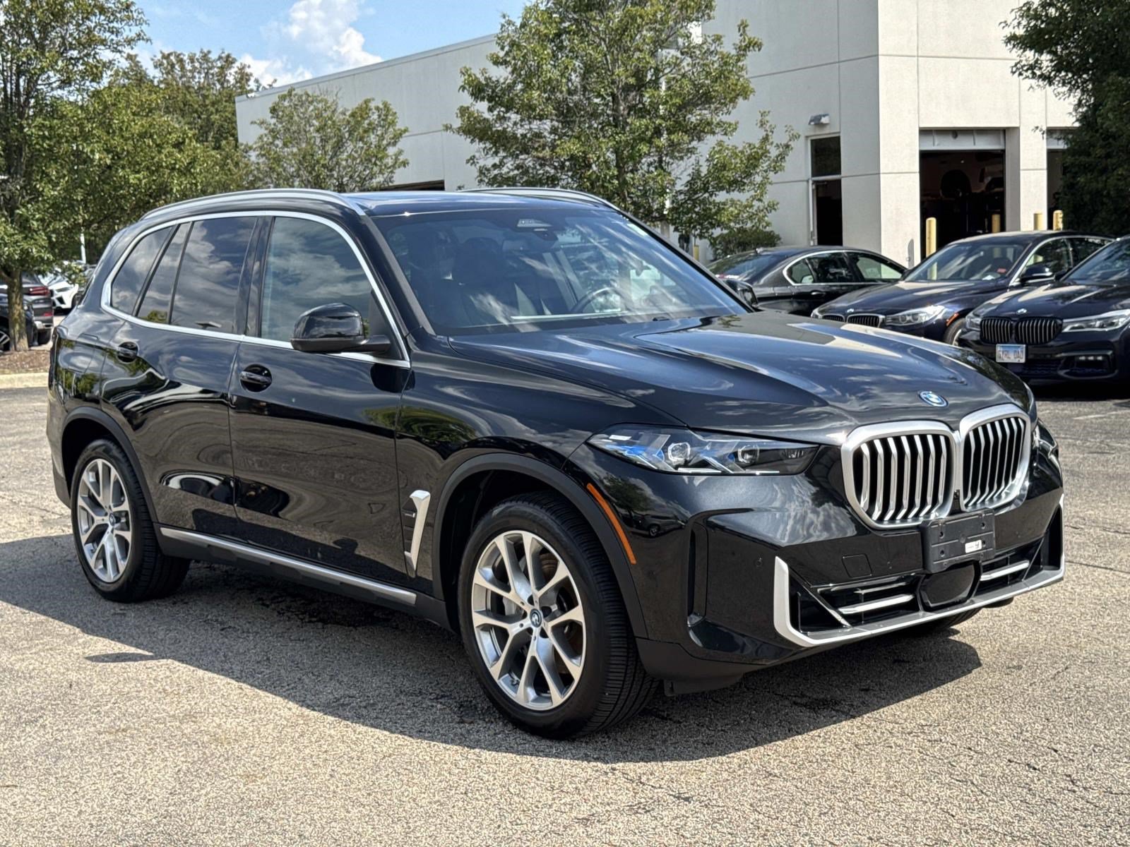Certified 2024 BMW X5 xDrive50e w/ Premium Package AWD/4WD image 3