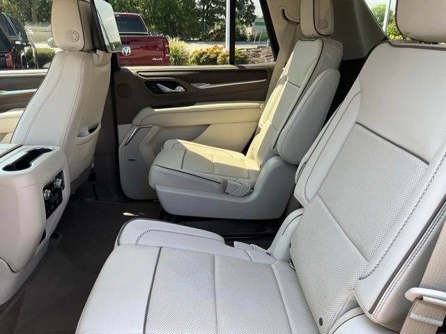 Used 2021 GMC Yukon Denali w/ Denali Ultimate Package AWD/4WD image 18