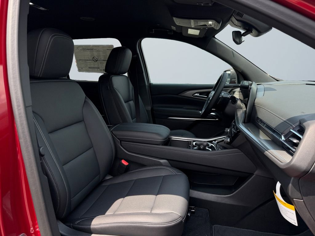 Used 2025 Chevrolet Traverse LT w/ Midnight/Sport Edition image 15