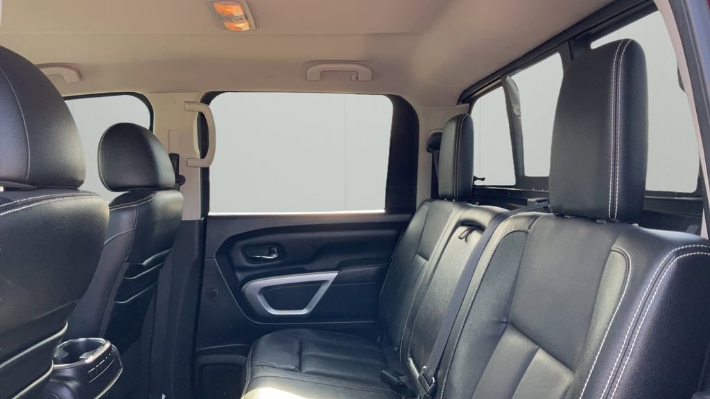 Used 2017 Nissan Titan PRO-4X w/ Pro-4x Convenience Package AWD/4WD image 16