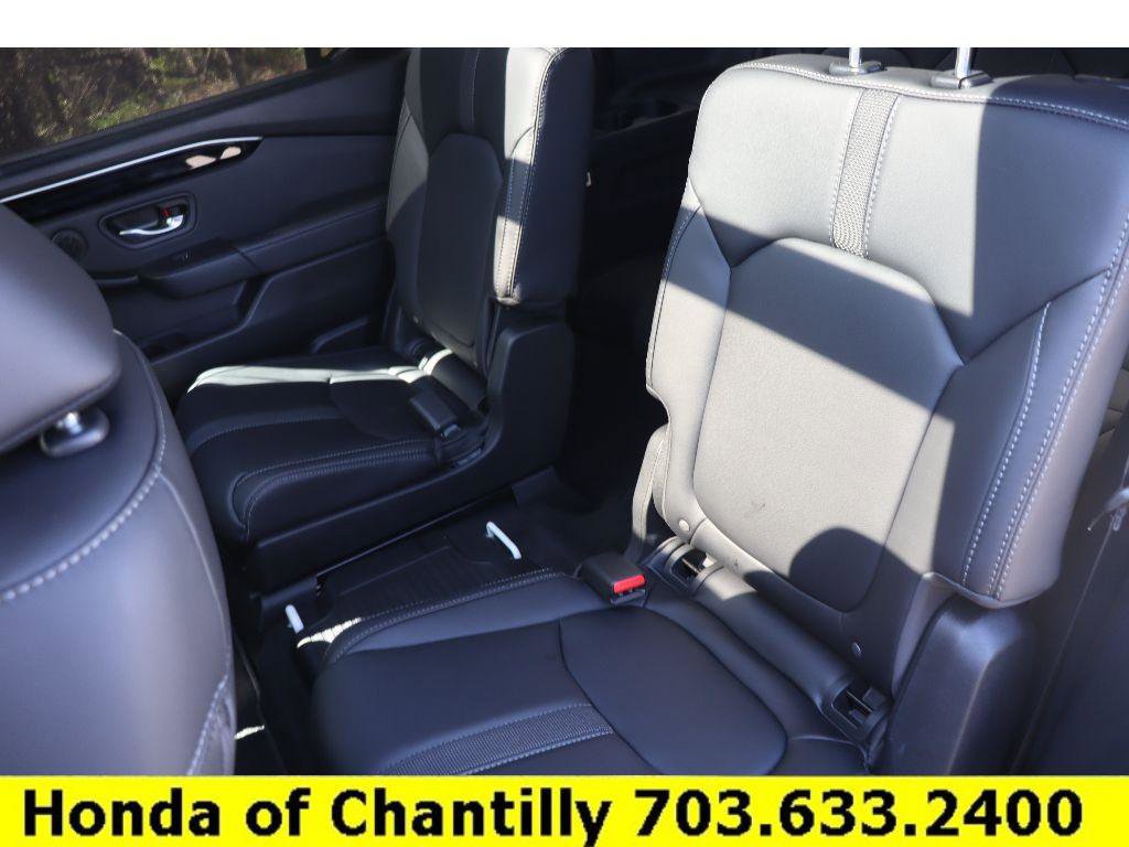Used 2025 Honda Pilot Touring image 30