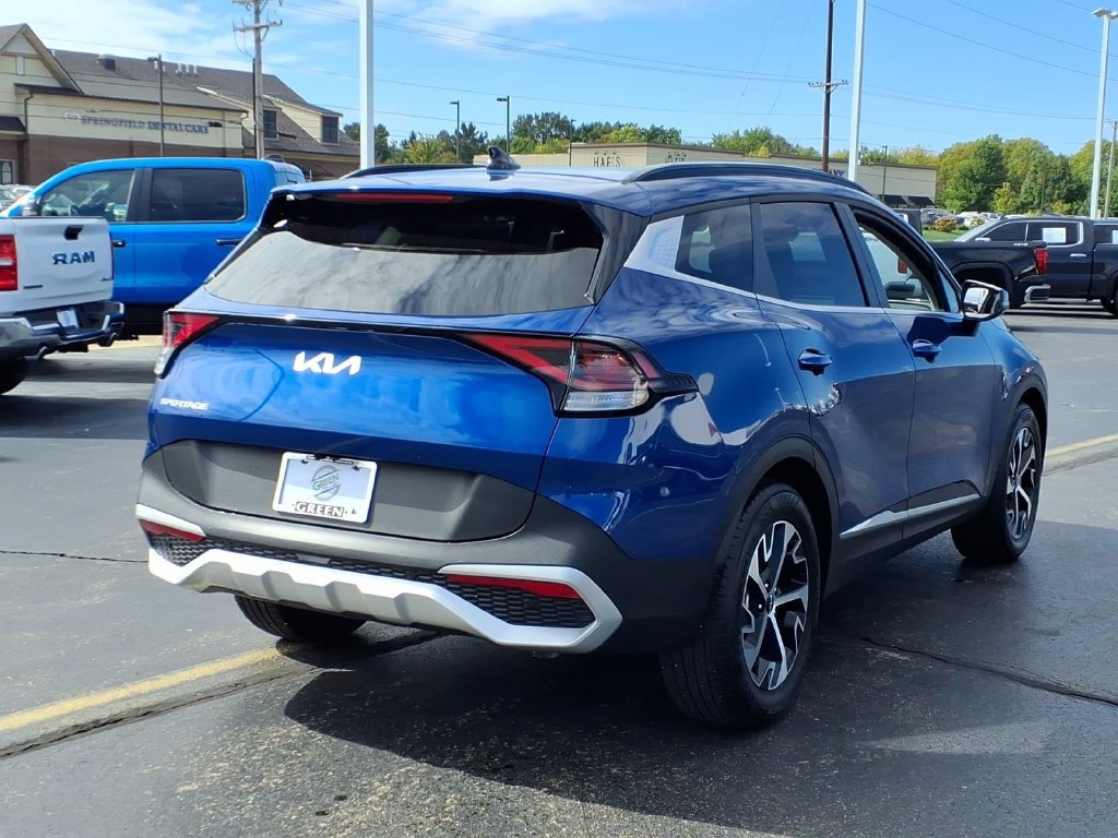 Used 2025 Kia Sportage EX w/ Premium Package FWD image 3