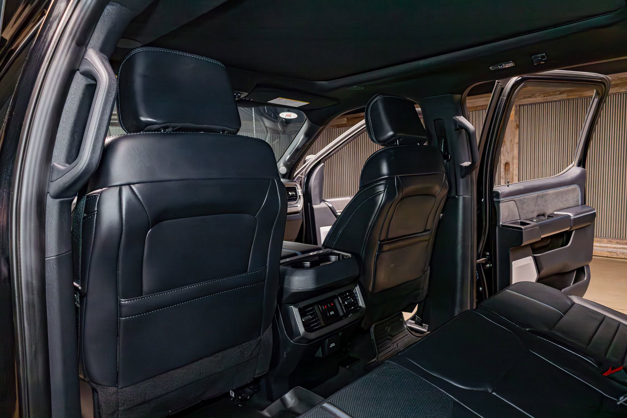 Used 2025 Ford F450 Platinum w/ FX4 Off-Road Package image 24