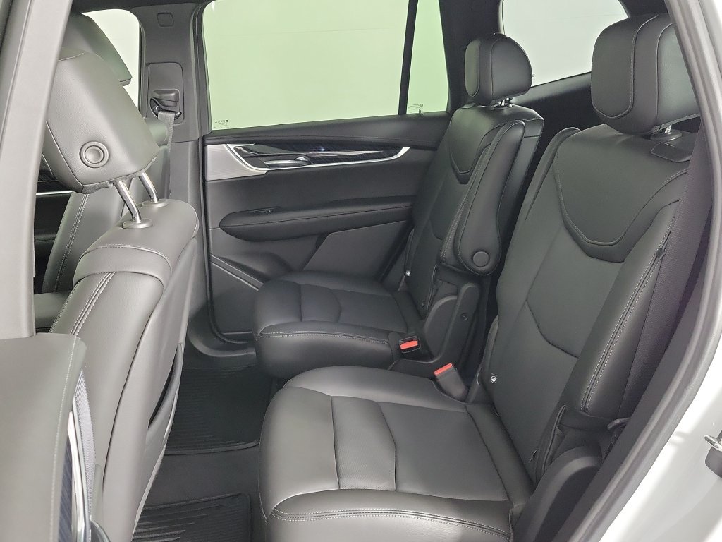 Certified 2023 Cadillac XT6 Premium Luxury w/ Technology Package FWD image 13