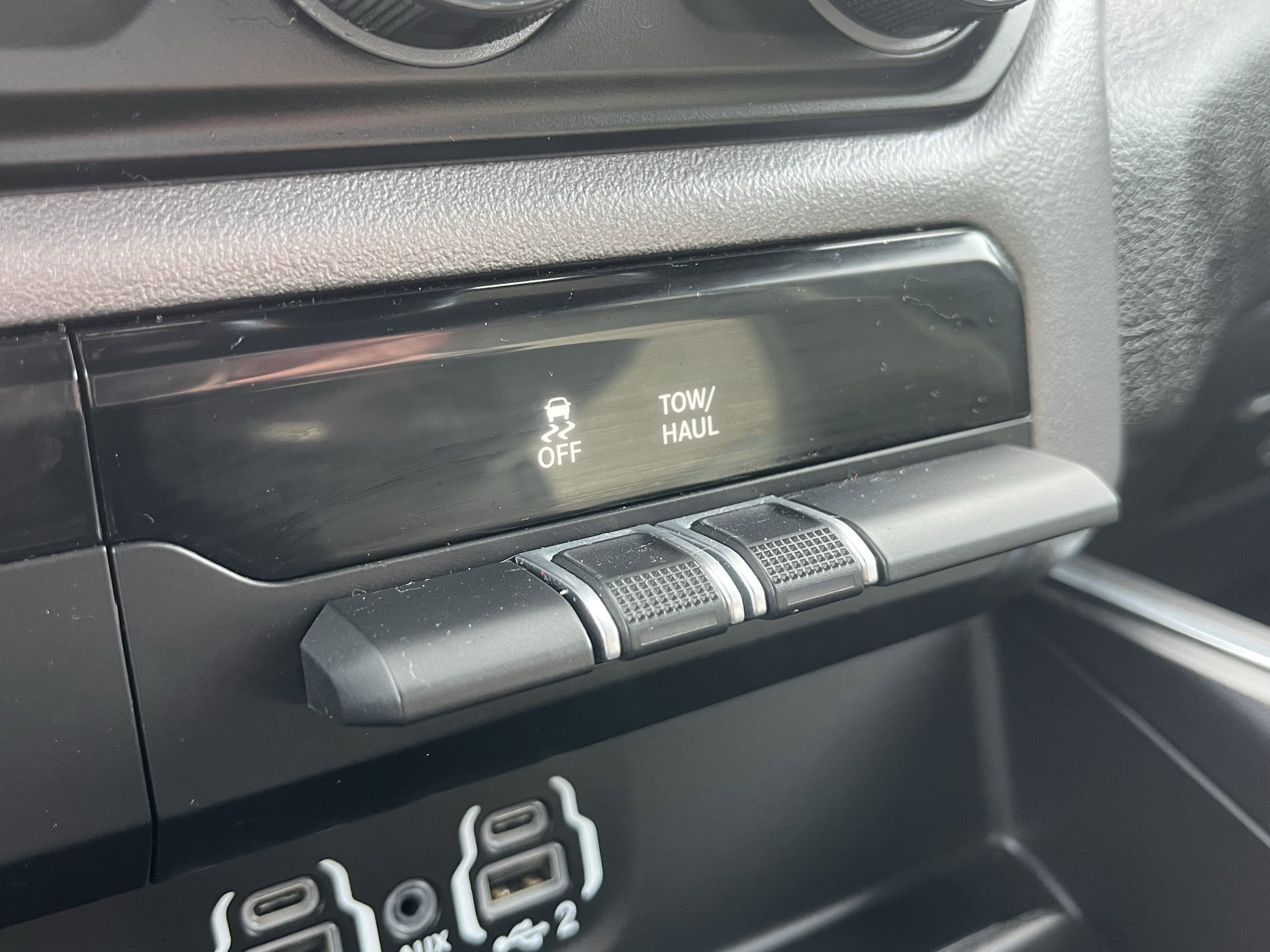 Used 2024 RAM 1500 Big Horn image 24