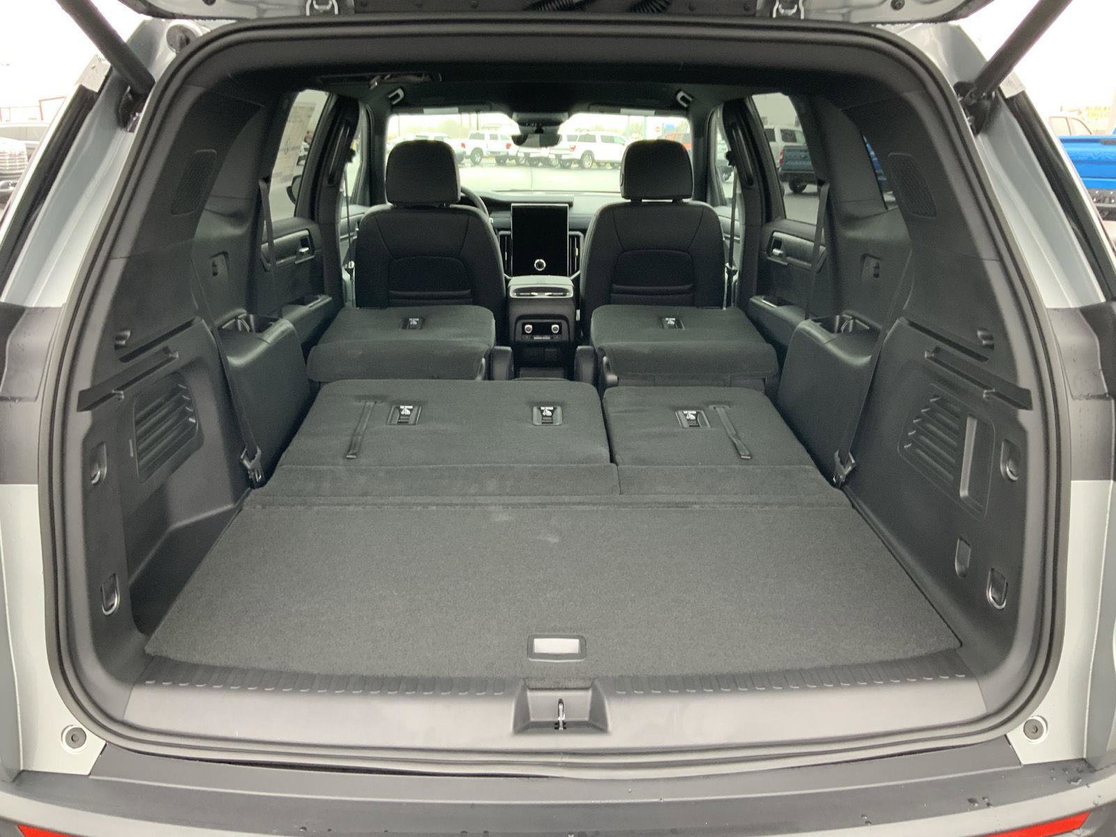 New 2026 GMC Acadia AT4 w/ Luxury Package image 15