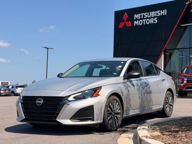 Used 2024 Nissan Altima 2.5 SV FWD image 8