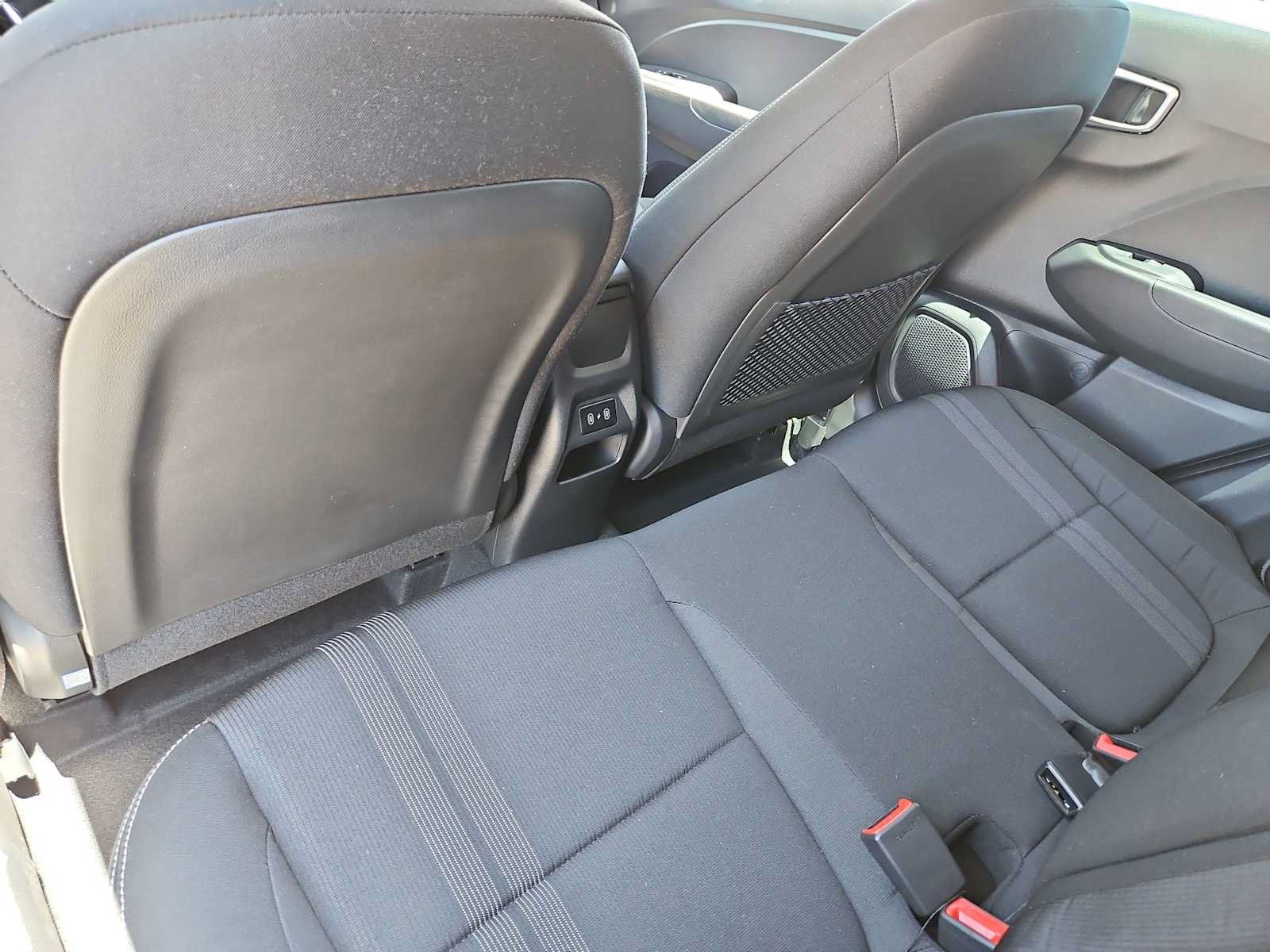 Certified 2026 Hyundai Venue SEL FWD image 18