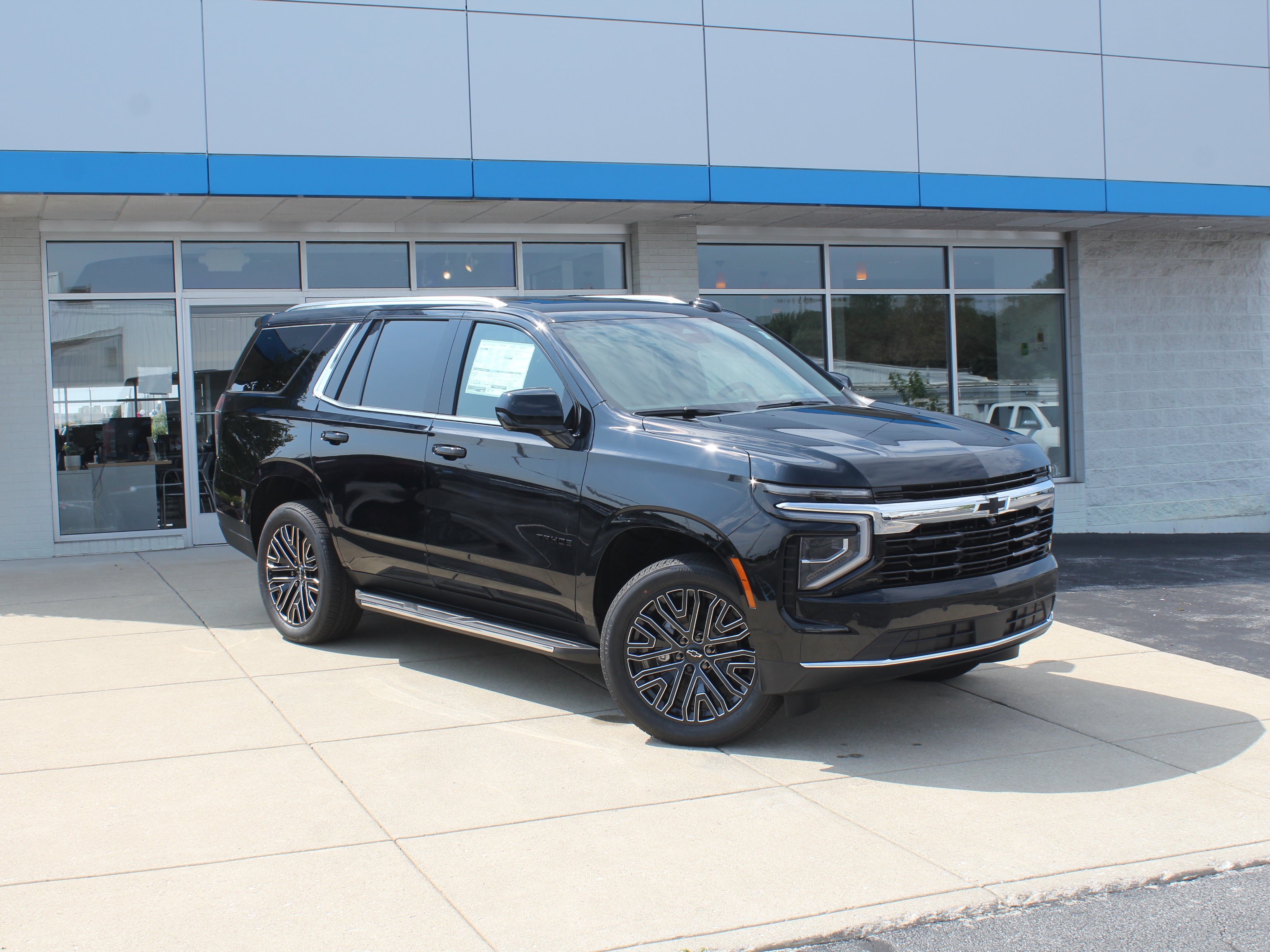 New 2026 Chevrolet Tahoe LS w/ LPO, Dark Essentials Package AWD/4WD image 4