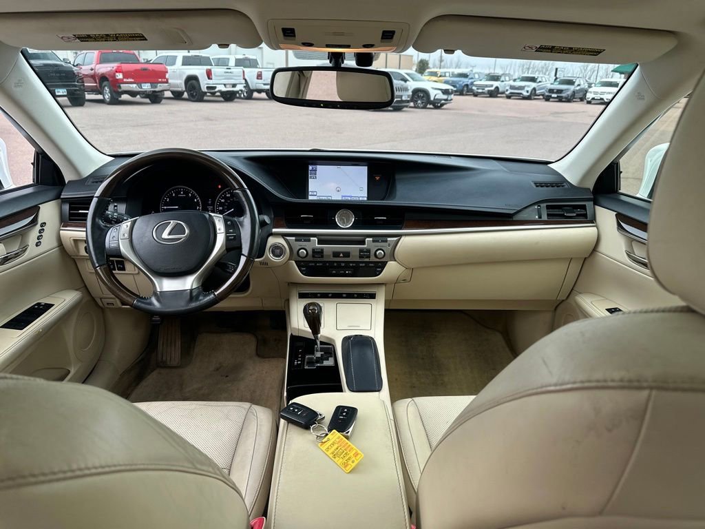 Used 2014 Lexus ES 350 w/ Luxury Package image 25