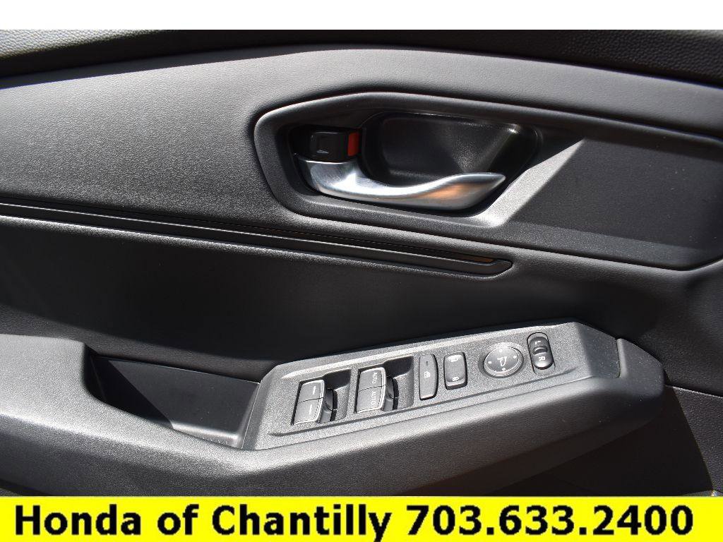 Used 2025 Honda Accord SE image 24