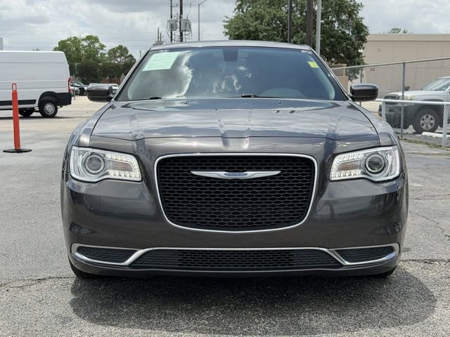 Used 2023 Chrysler 300 Touring RWD image 3