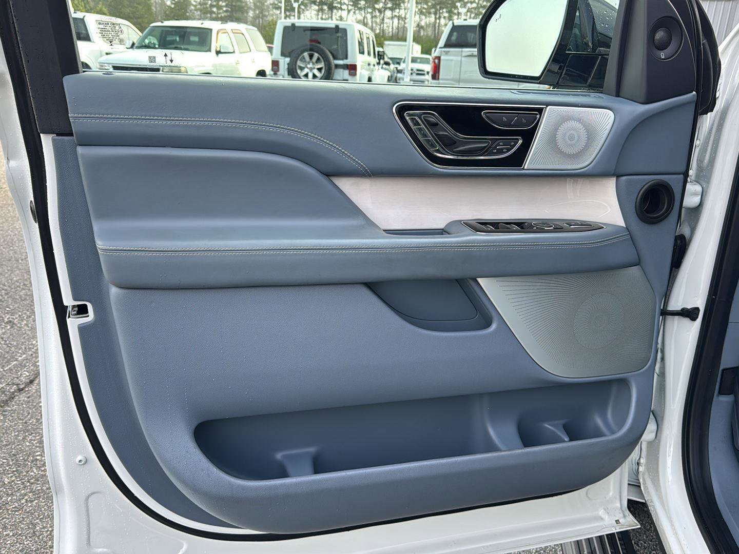 Used 2023 Lincoln Navigator L Black Label image 14