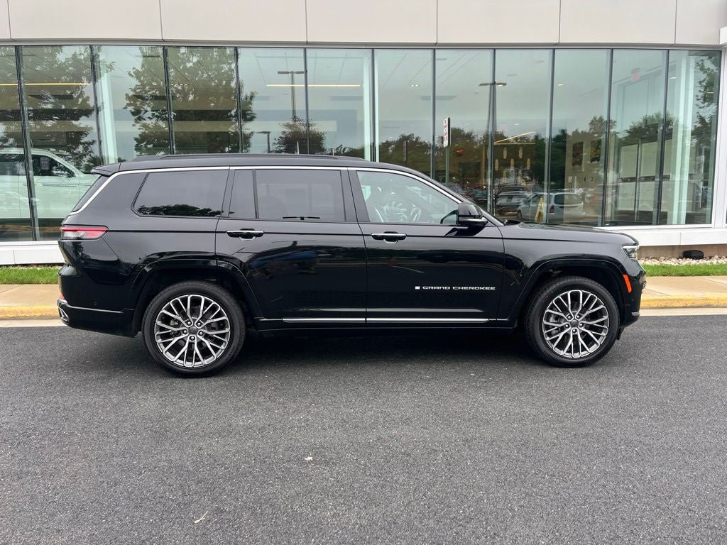 Used 2025 Jeep Grand Cherokee L Summit AWD/4WD image 10