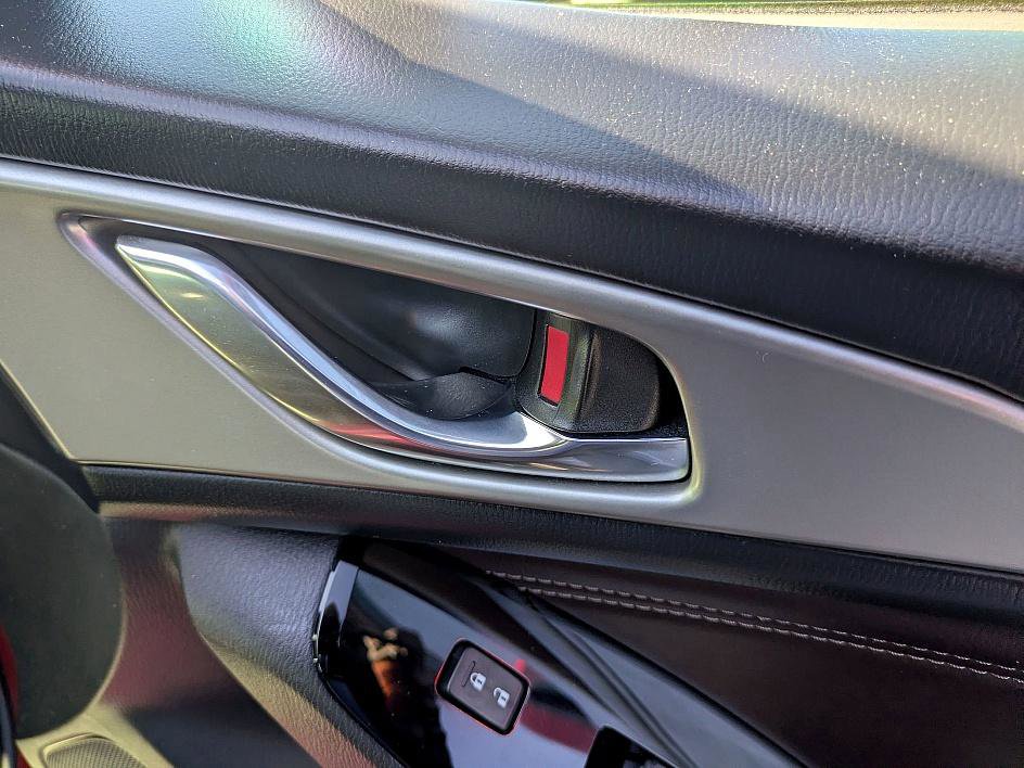 Used 2018 MAZDA MAZDA3 Touring image 34