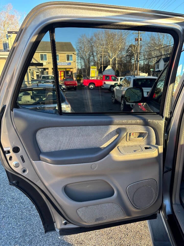 Used 2005 Toyota Sequoia SR5 image 17