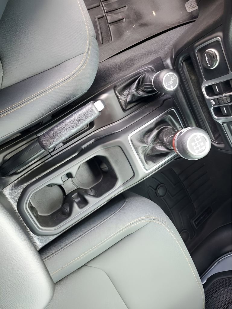 Used 2024 Jeep Wrangler Sport S image 41