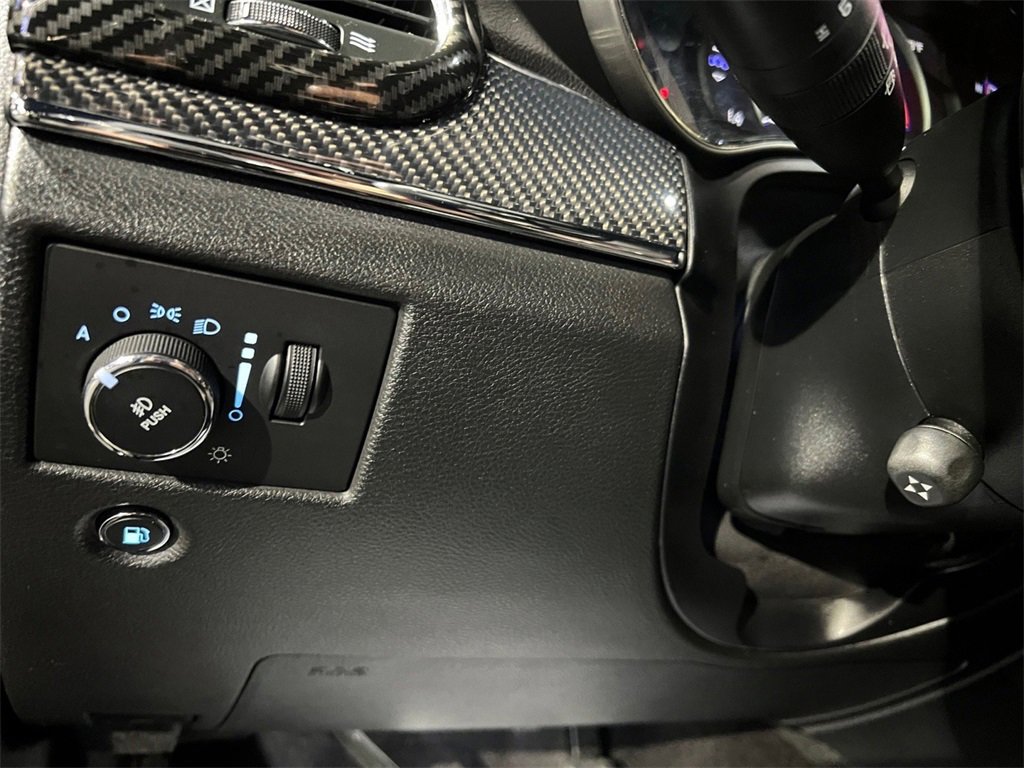 Used 2017 Jeep Grand Cherokee SRT image 40