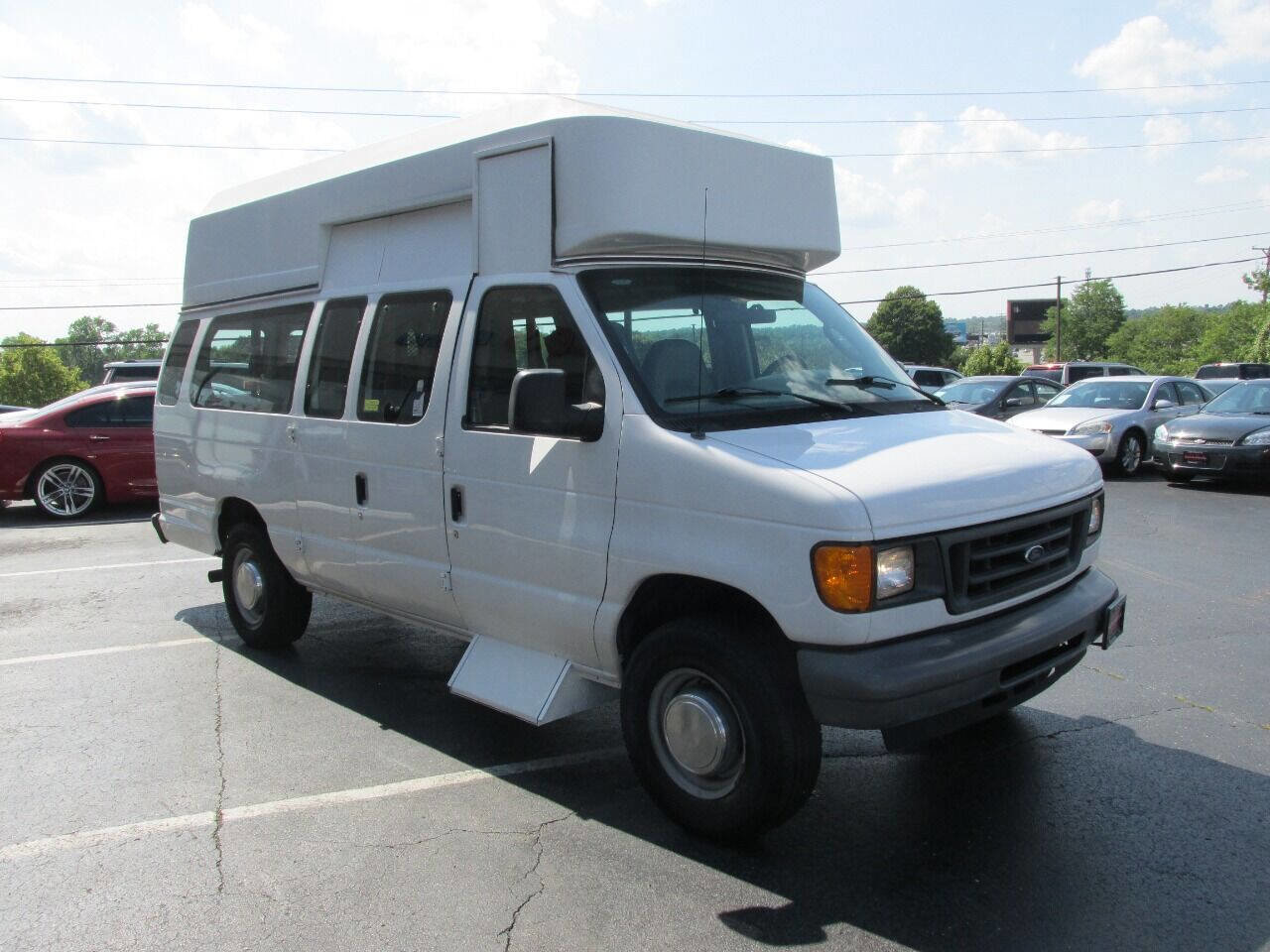 Used 2006 Ford E-350 and Econoline 350 Extended Super Duty image 3