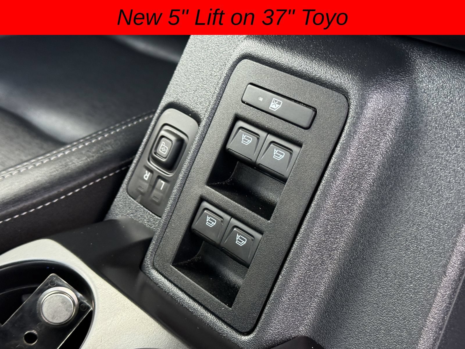Used 2025 Ford Bronco Badlands AWD/4WD image 21