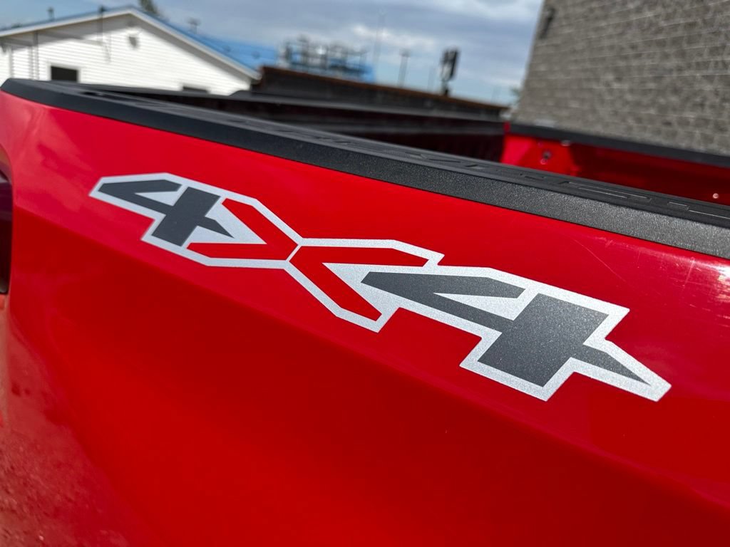 Used 2023 Chevrolet Silverado 1500 LT AWD/4WD image 9