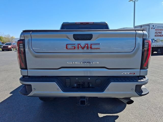 Used 2024 GMC Sierra 2500 AT4 w/ AT4 Premium Plus Package AWD/4WD image 9