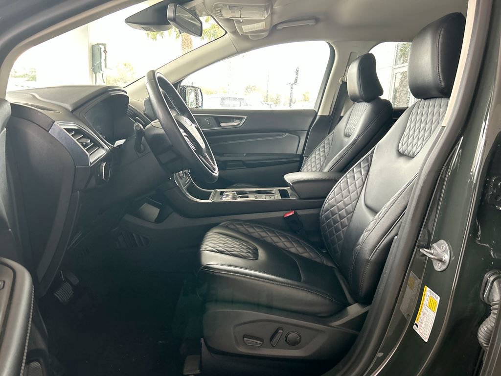 Used 2024 Ford Edge Titanium image 11