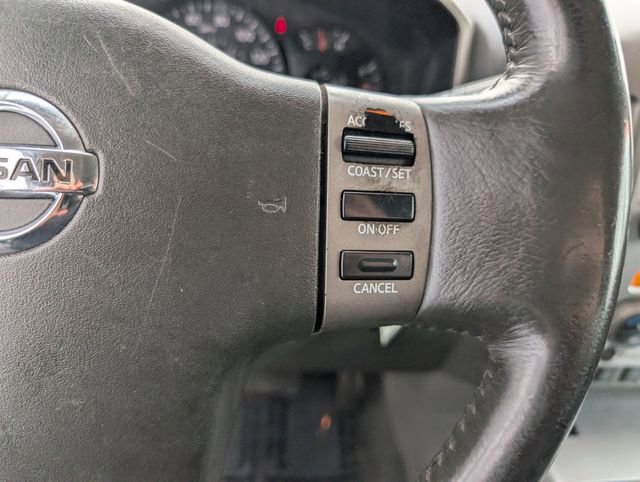 Used 2006 Nissan Titan LE w/ (R02) LE Off-Road Pkg image 13