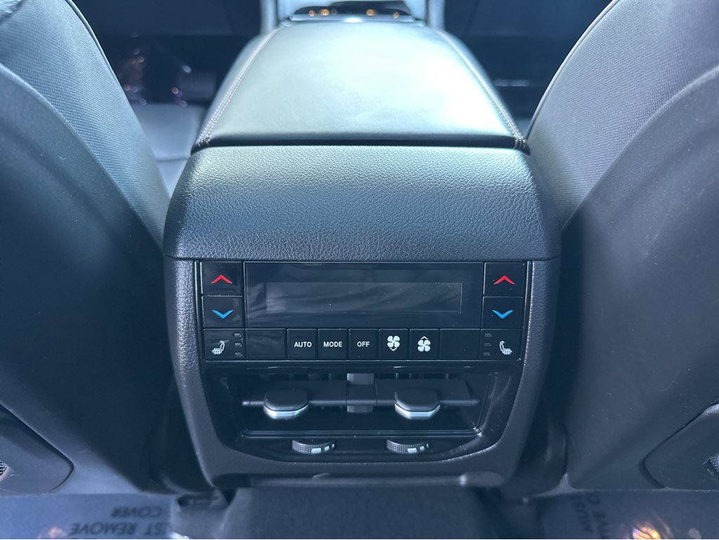Used 2022 Jeep Grand Cherokee Summit w/ Advanced Protech Group IV AWD/4WD image 17