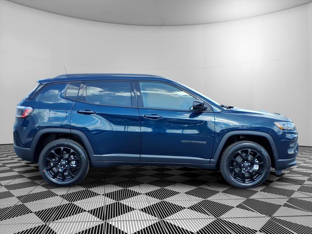 New 2026 Jeep Compass Latitude AWD/4WD image 4